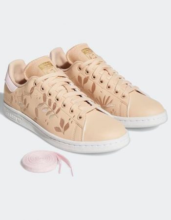 adidas Originals Women's Stan Smith W Low Shoes, Casual Sneakers, Cloud White/Purple Tint/Matte Gold, 8